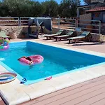House Hela - & Tavern Bain, Free Transport, Pool, Island Of Zut - Kornati Tatil Evi