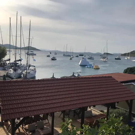 House Hela - & Tavern Bain, Free Transport, Pool, Island Of Zut - Kornati Ferienhaus Pristanisce