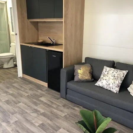 House Hela - & Tavern Bain, Free Transport, Pool, Island Of Zut - Kornati Ferienhaus