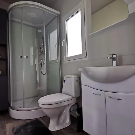 Ferienhaus House Hela - & Tavern Bain, Free Transport, Pool, Island Of Zut - Kornati