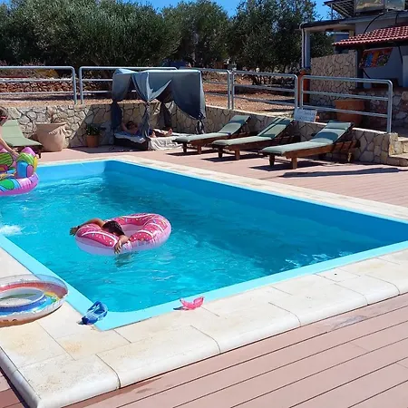 House Hela: Kornati Island Retreat With Pool And Transport Holiday home