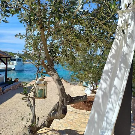 House Hela: Kornati Island Retreat With Pool And Transport