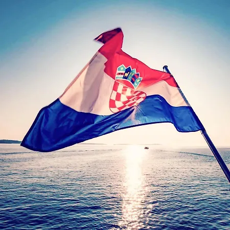 House Hela - & Tavern Bain, Free Transport, Pool, Island Of Zut - Kornati *