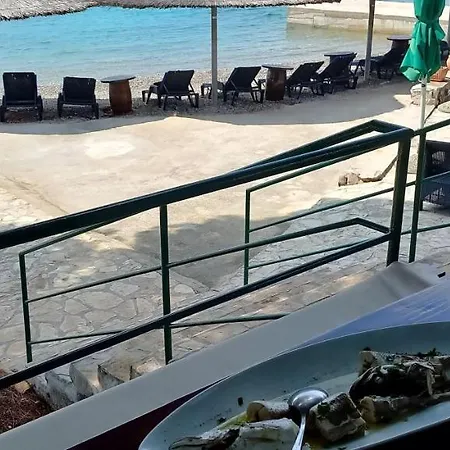 Ferienhaus House Hela - & Tavern Bain, Free Transport, Pool, Island Of Zut - Kornati *