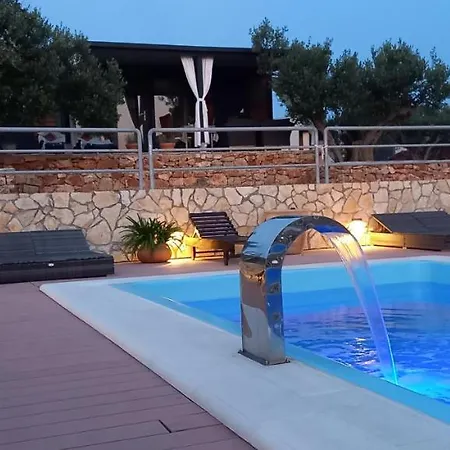 House Hela - & Tavern Bain, Free Transport, Pool, Island Of Zut - Kornati * Pristanisce