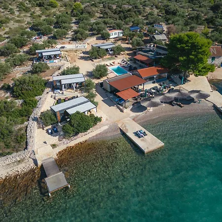 Holiday home House Hela: Kornati Island Retreat With Pool And Transport Pristanisce