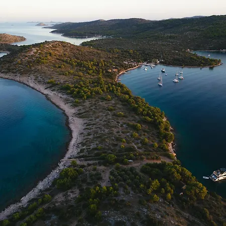 House Hela: Kornati Island Retreat With Pool And Transport * Pristanisce