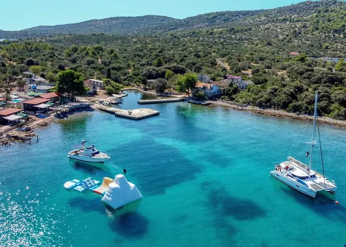 펜션 House Hela - & Tavern Bain, Free Transport, Pool, Island Of Zut - Kornati Pristanisce