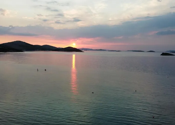 펜션 House Hela - & Tavern Bain, Free Transport, Pool, Island Of Zut - Kornati Pristanisce