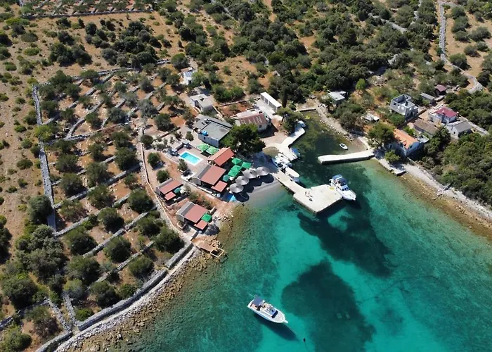 House Hela - & Tavern Bain, Free Transport, Pool, Island Of Zut - Kornati Vakantiehuis *