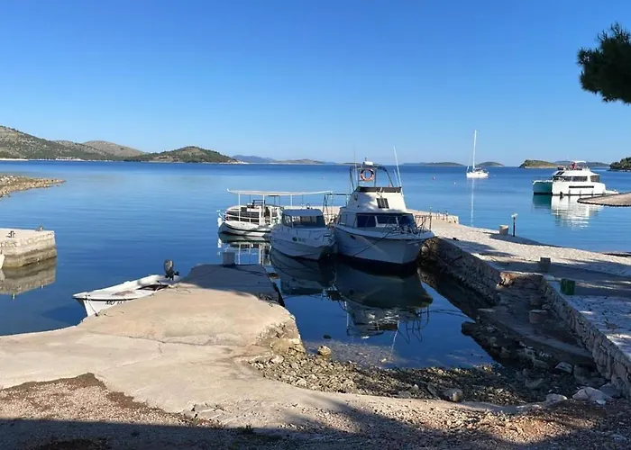House Hela - & Tavern Bain, Free Transport, Pool, Island Of Zut - Kornati Pristanisce