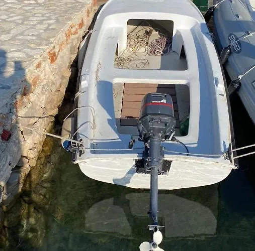 House Hela - & Tavern Bain, Free Transport, Pool, Island Of Zut - Kornati 펜션