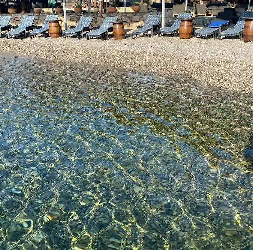 Vakantiehuis House Hela - & Tavern Bain, Free Transport, Pool, Island Of Zut - Kornati Pristanisce