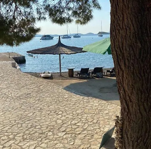 펜션 House Hela - & Tavern Bain, Free Transport, Pool, Island Of Zut - Kornati Pristanisce