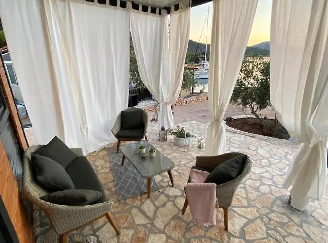 House Hela - & Tavern Bain, Free Transport, Pool, Island Of Zut - Kornati