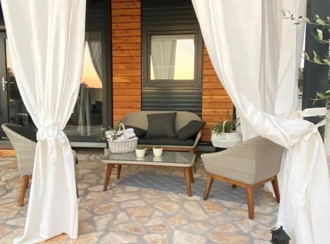 House Hela - & Tavern Bain, Free Transport, Pool, Island Of Zut - Kornati 펜션