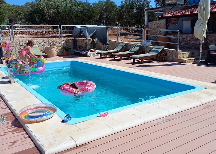 House Hela - & Tavern Bain, Free Transport, Pool, Island Of Zut - Kornati 펜션