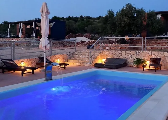 펜션 House Hela - & Tavern Bain, Free Transport, Pool, Island Of Zut - Kornati