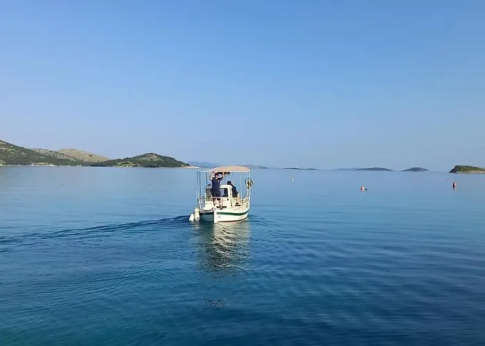 펜션 House Hela - & Tavern Bain, Free Transport, Pool, Island Of Zut - Kornati Pristanisce